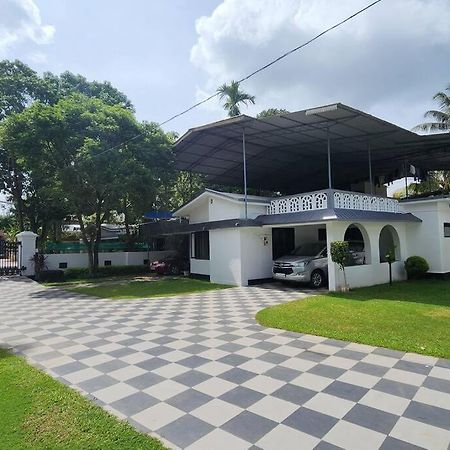 Garden Park Villa Tiruvalla Luaran gambar